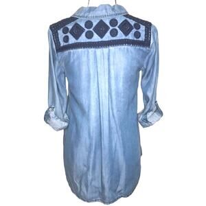 ANTHROPOLOGIE BRAND HOLDING HORSES EMBROIDERED TOP WOMENS SIZE XS
